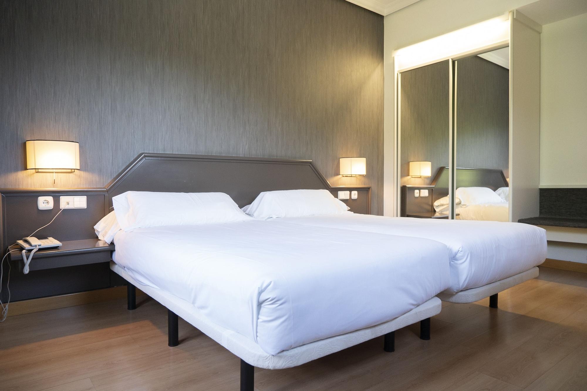 Hotel Urdanibia Park 이룬 외부 사진